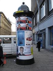 Wahlplakate an Litfasss&auml;ule